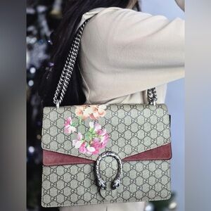 100% AUTHENTIC RARE GUCCI SUPREME DIONYSUS GM.     GG BLOOMS PRINT SHOULDER BAG.